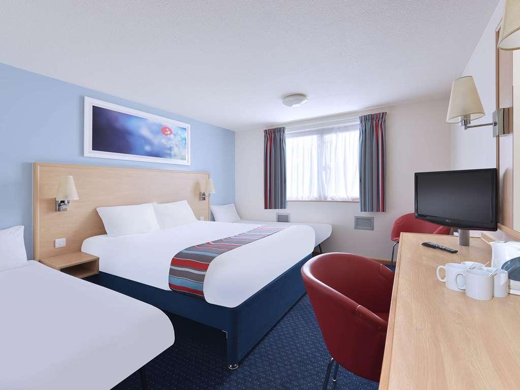 Travelodge Nuneaton Bedworth 客房 照片