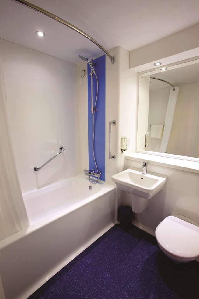 Travelodge Nuneaton Bedworth 客房 照片